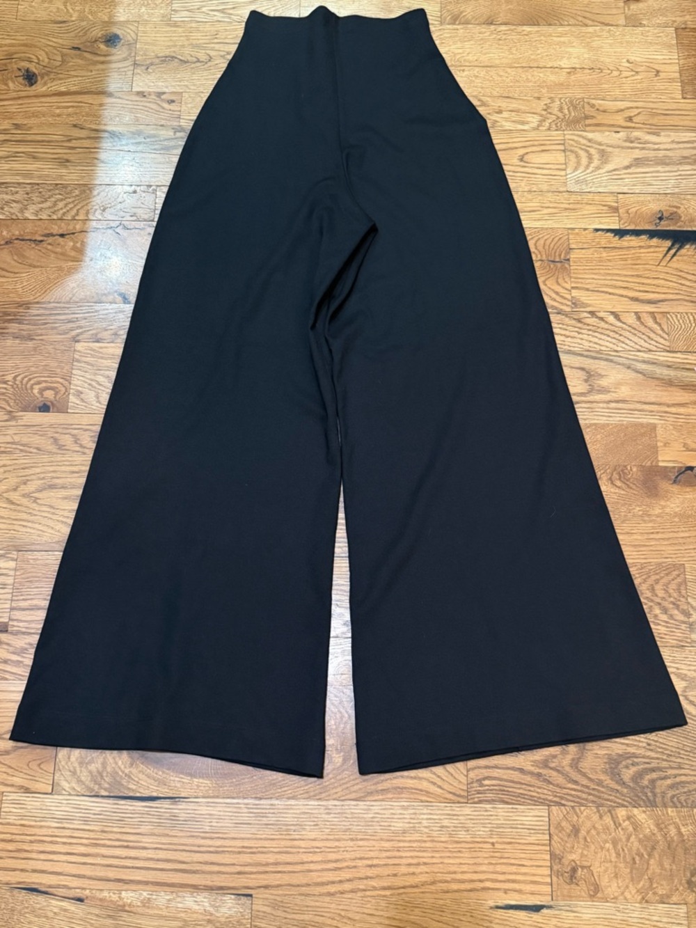 Ripley Rader. Black Ponte Knit long Wide Leg Pant. Size 3 (medium). - Picture 4 of 7